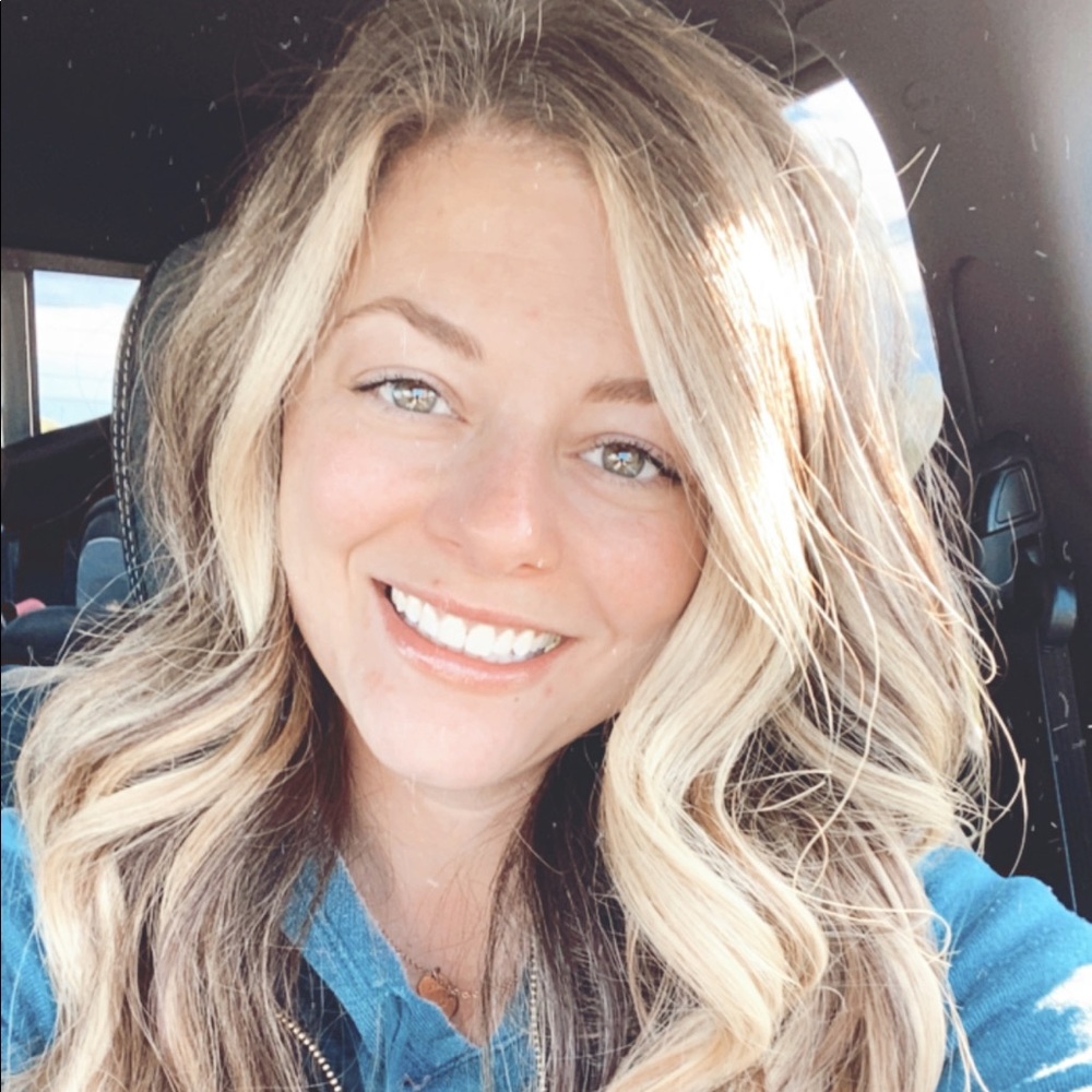 Meet your Posher, Danielle